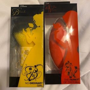 NWT - Disney Makeup Brush set!! Limited edition